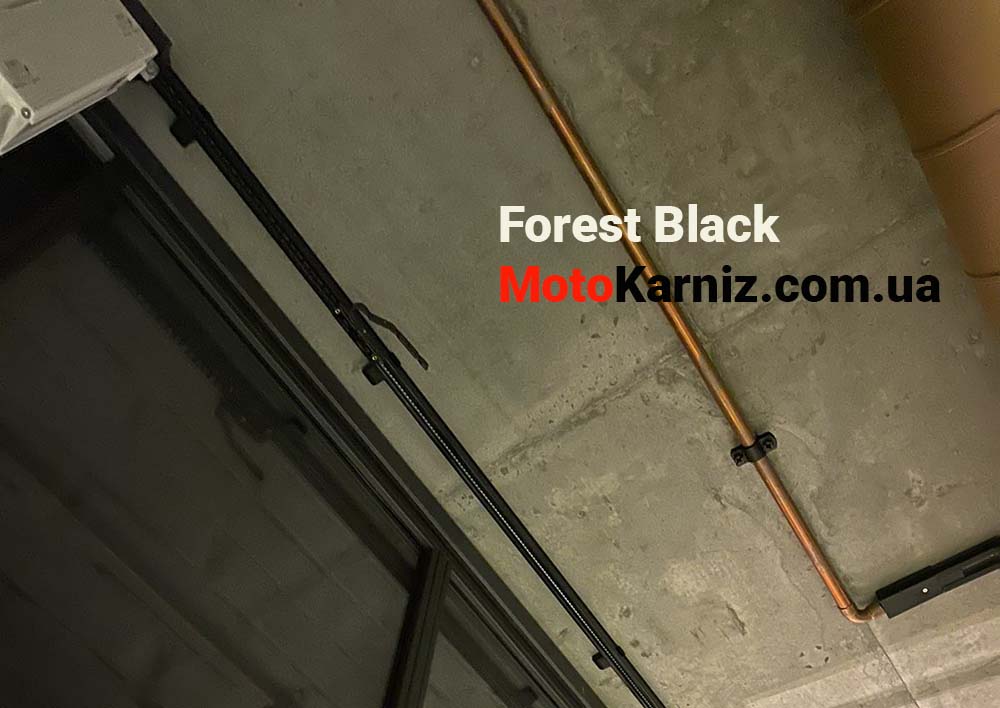 Черный потолочный карниз для шторы